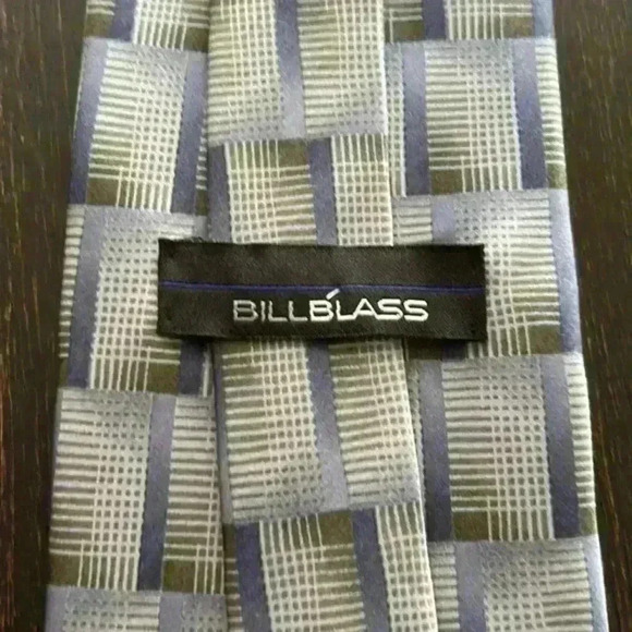 Bill Blass tie - Picture 3 of 3